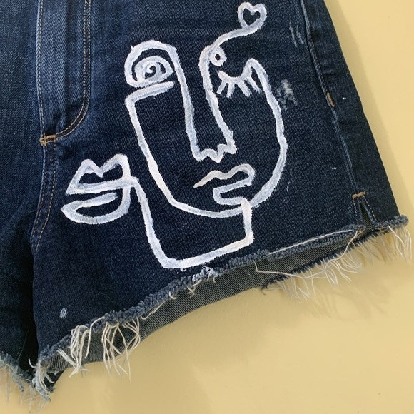 Paige | Custom Margot Jean Mom Painted Denim Artsy Face Distressed Art Shorts 25 - Picture 7 of 17